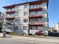 KIRALIK   STADYUN Y  KAT 2  3+1 ODA  DOGALGAZLI  140 M DAIRE